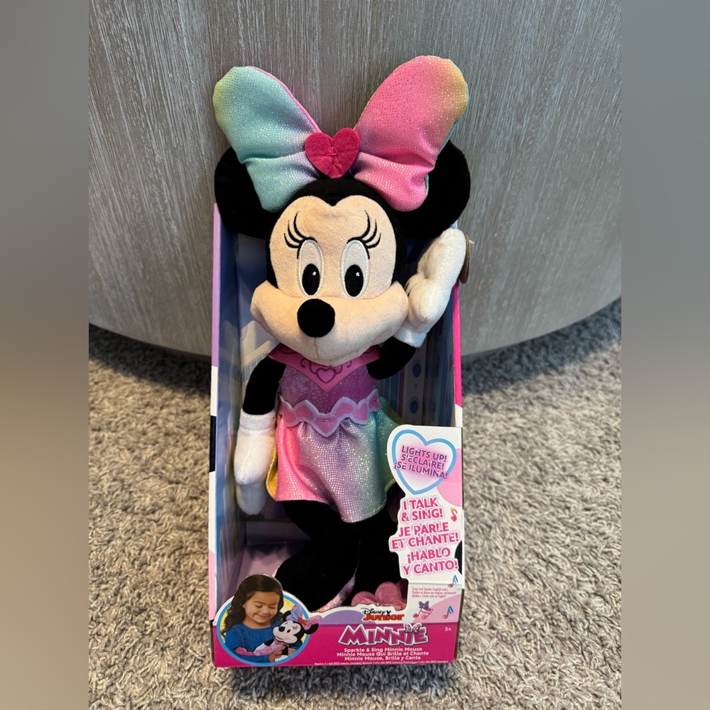 Sparkle and Sing Minnie Mouse
